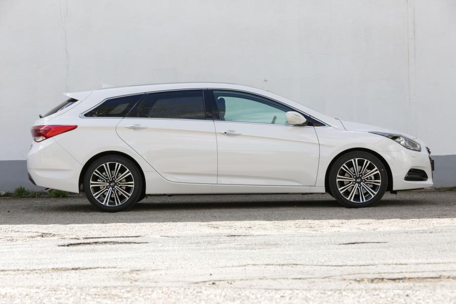  Hyundai i40 Wagon 2015 года  (фото 17 из 30)